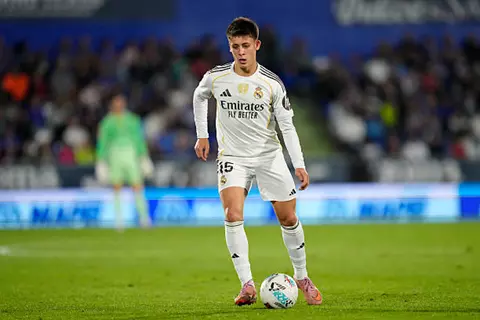 أردا جولر.. البوصلة التي توجه أداء ريال مدريد داخل الملعب